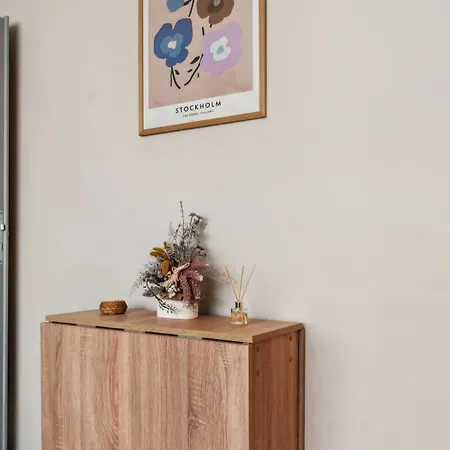 Toto's Apartment